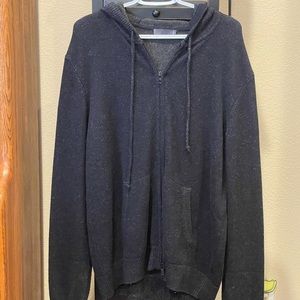 XL men’s zip up sweater with hood